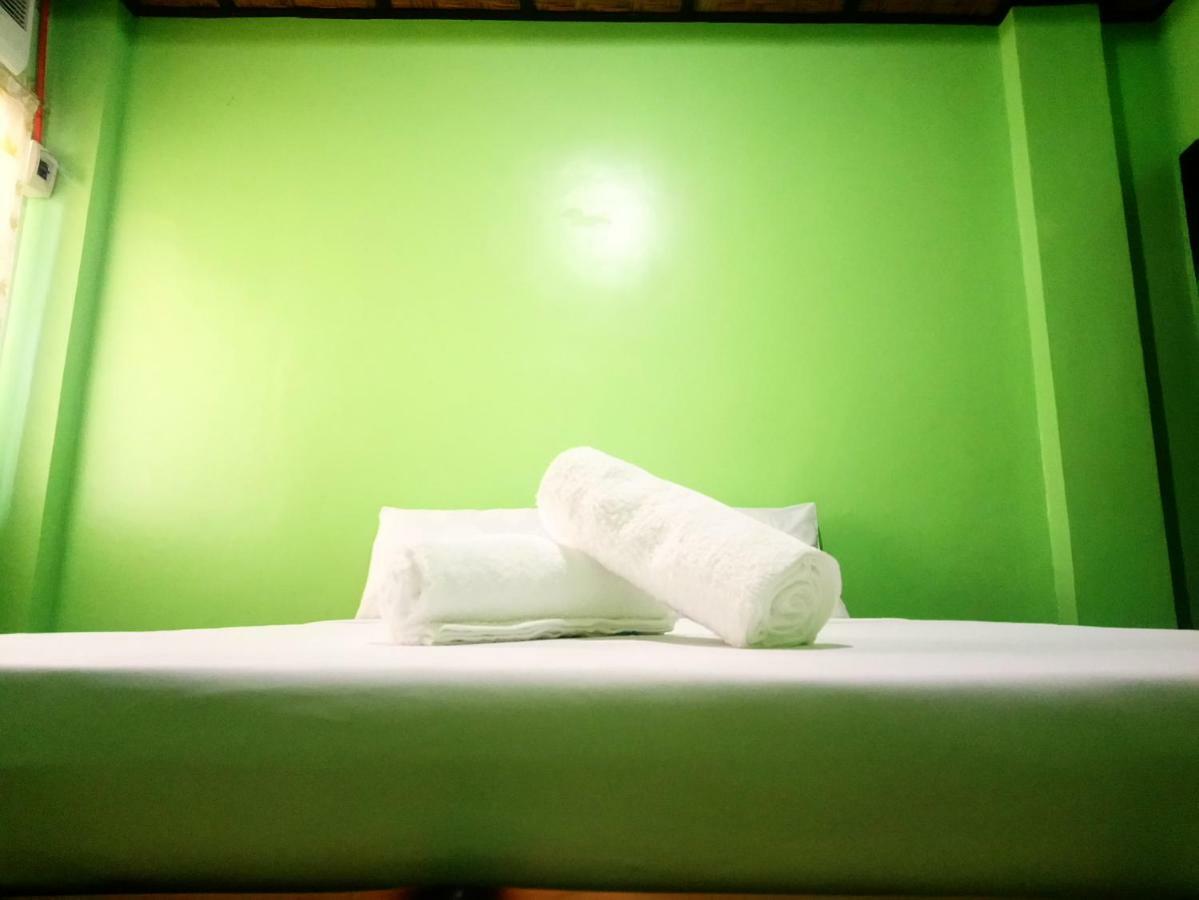 In-N-Out Hostel Сикихор Экстерьер фото